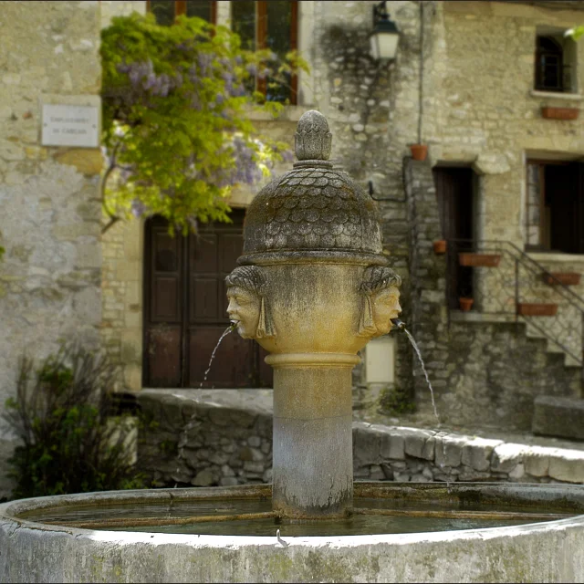 Fontaine Cite Medievale@philippeabel