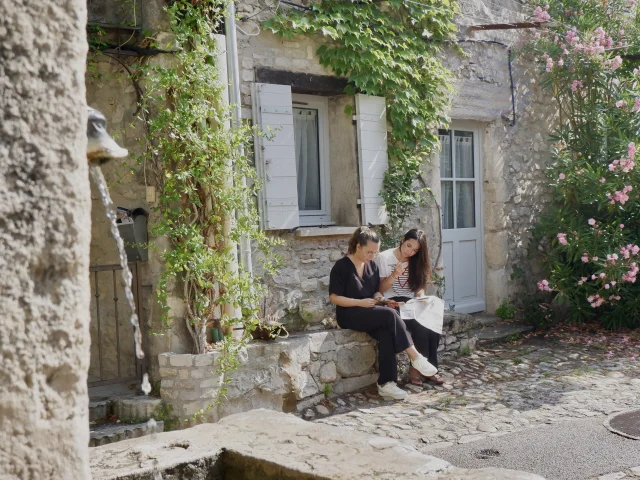 Intrigue dans la ville à Vaison-la-Romaine