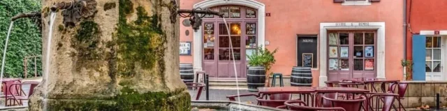 Photo de la Place de la Libération à Villedieu