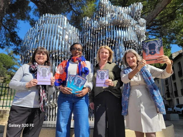 Presentation Brochures Savourer Et Hebergements 2025