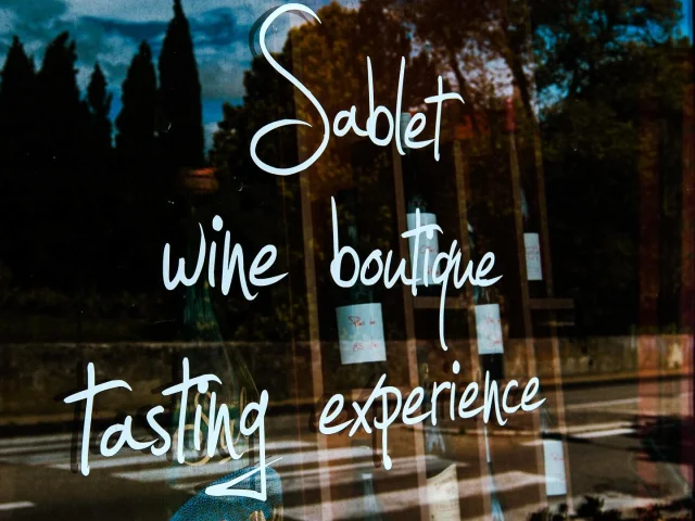 Maison des Vins Et du Tourisme Showcase Sablet
