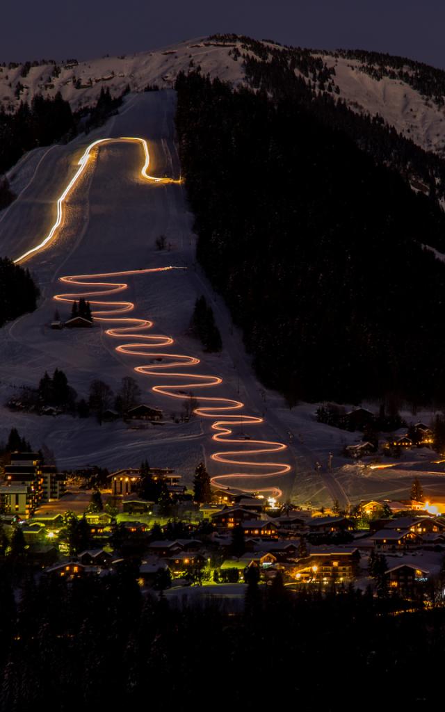 Descente aux flambeaux vue d'en face