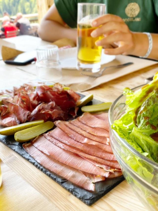 plateau-charcuterie.jpg