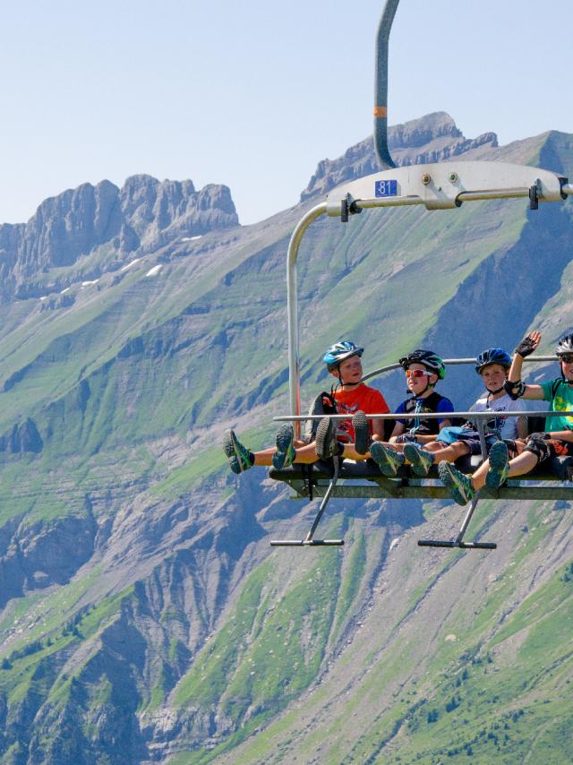 Télésiège été avec un VTT dans le Val d'Arly