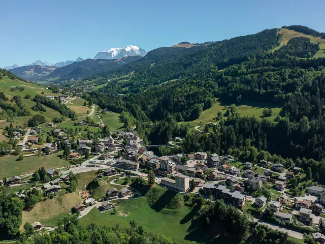 Flumet en été
