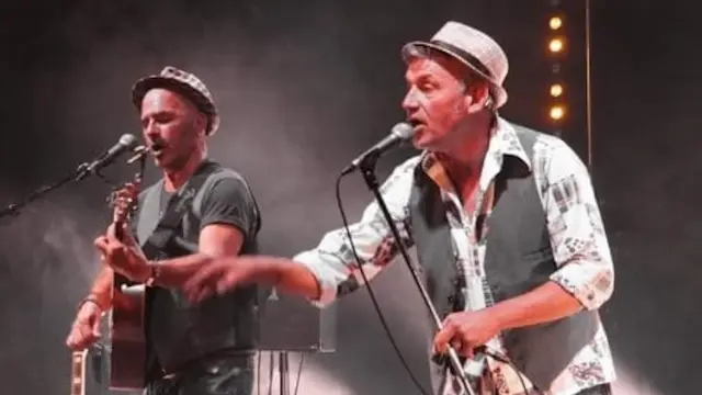 Mister Hole Swing Duo
