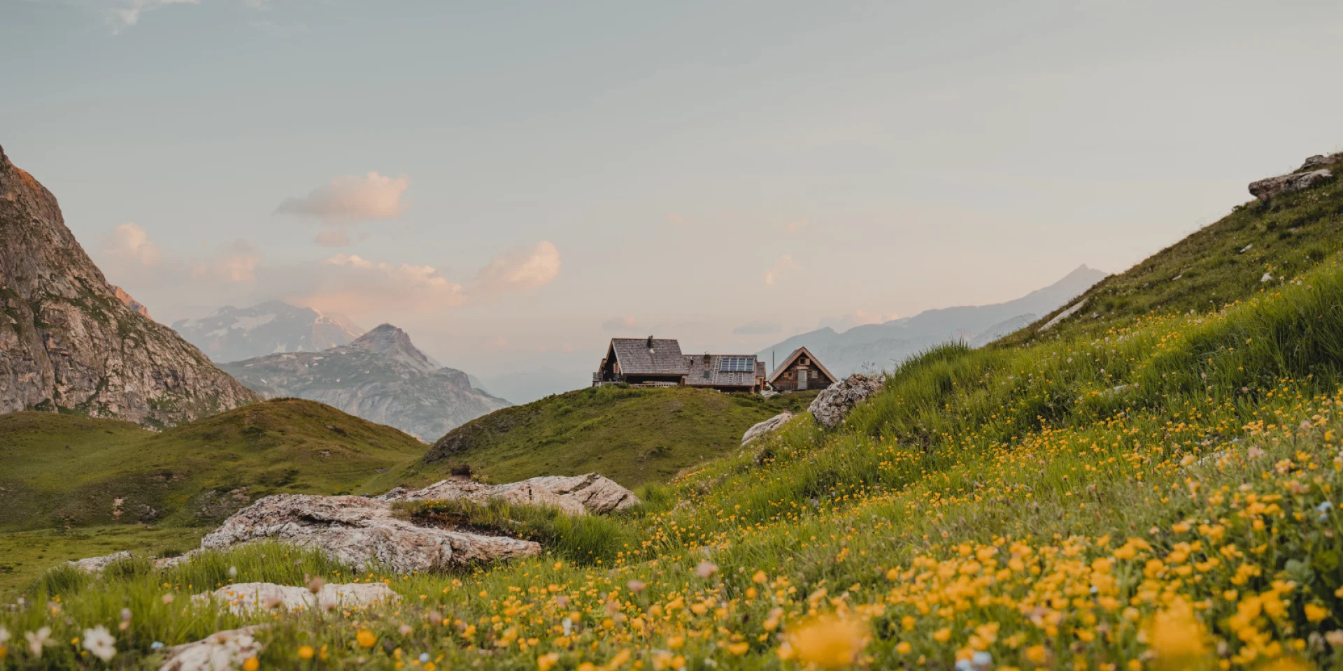 Fond des Fours refuge in summer at the end of the day