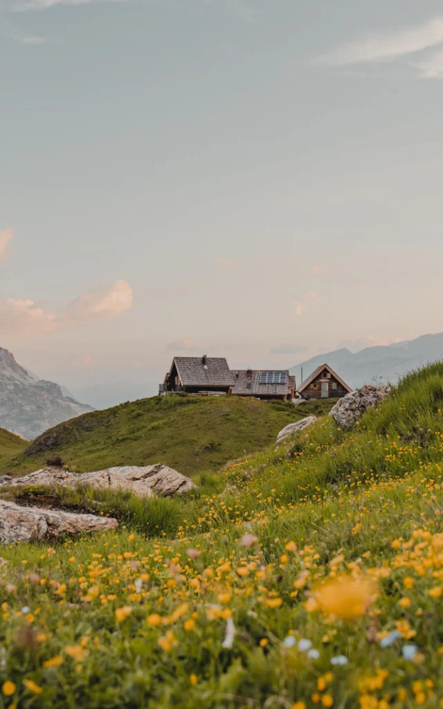 Fond des Fours refuge in summer at the end of the day