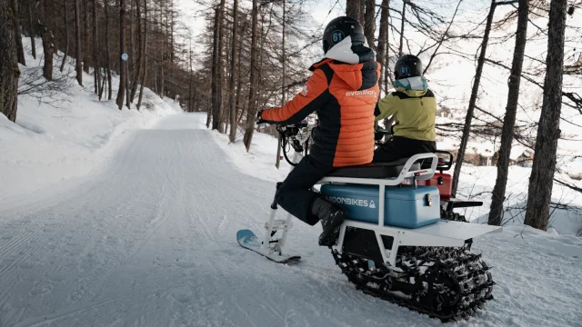 moonbikes; moto; neige; hiver; front de neige; activités hiver