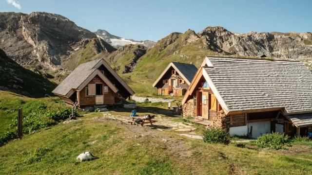 refuge; fond des fours; summer; family