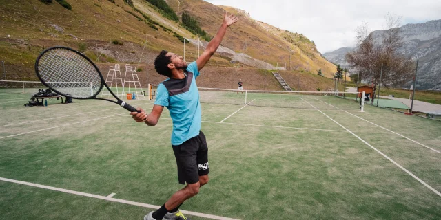 tennis; terrain; été; raquette