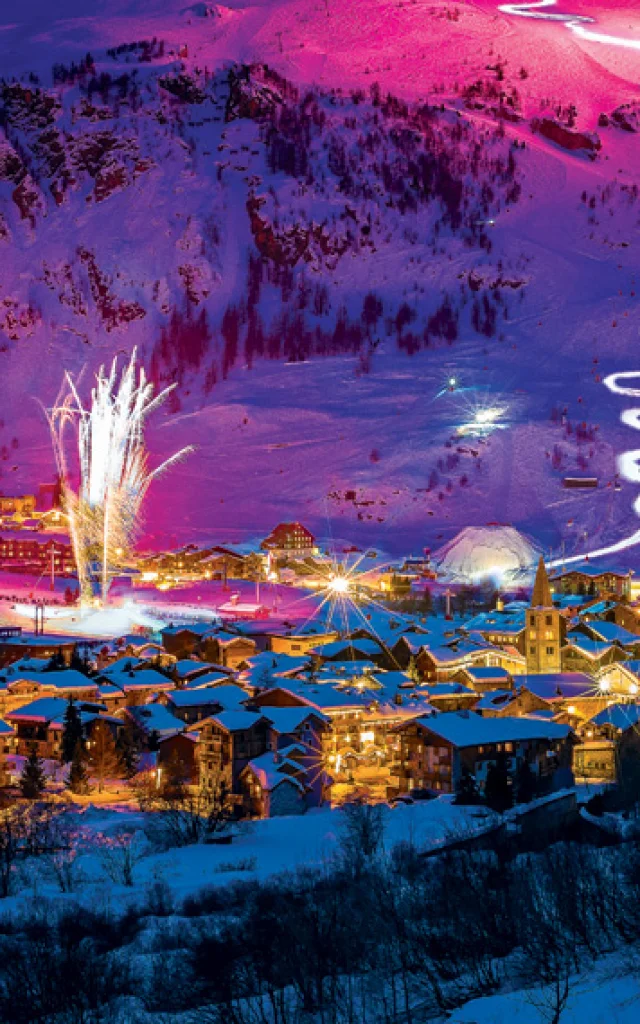 Descente aux flambeaux et feux d'artifices à Val d'Isère