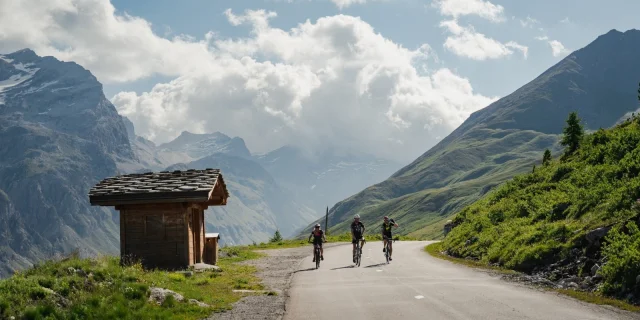 Col de l'Iseran by bike