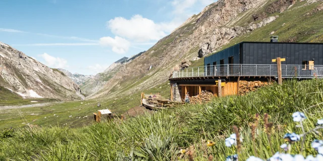 Refuge du Prariond in summer