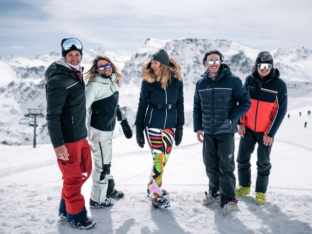 Photos with friends at the top of the slopes in Val d'Isère