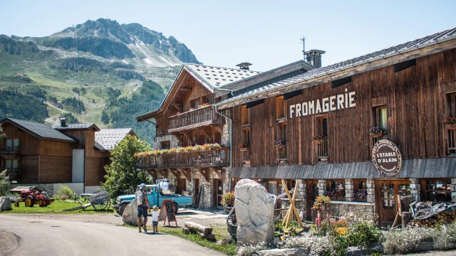 La ferme de l'Adroit en été