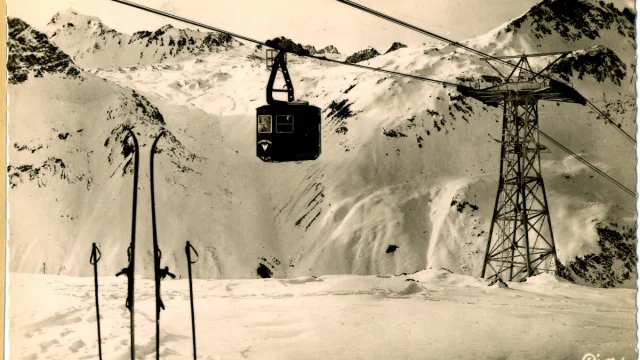 Old image, first cabins in Val d'Isère