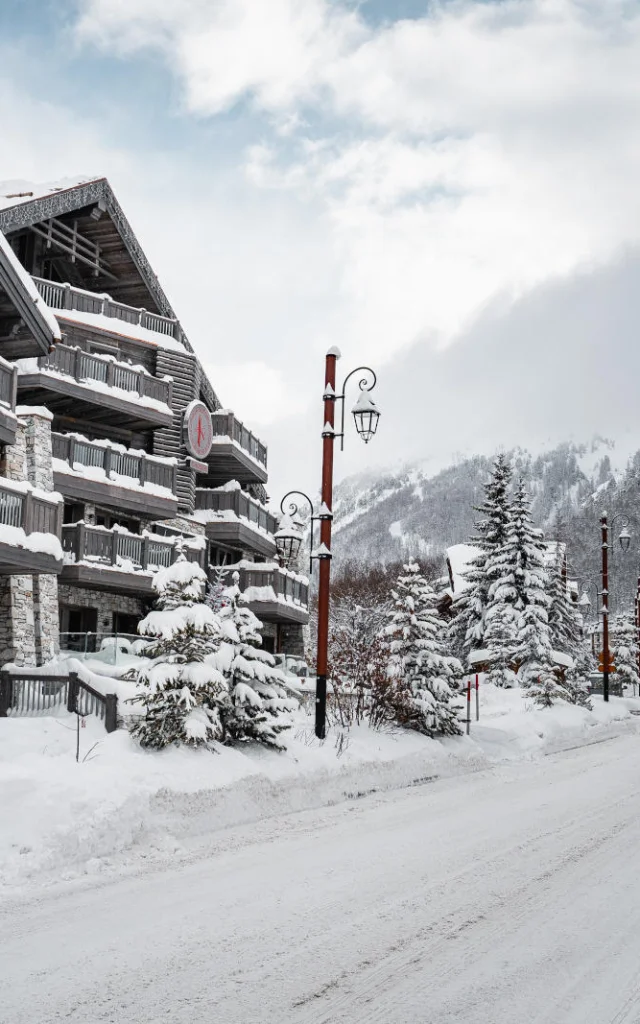 Strada innevata in Val d'Isère