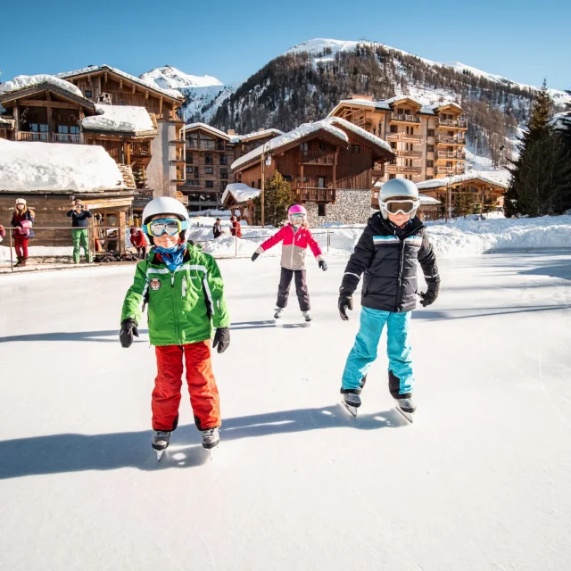 Enfants sur la patinoire