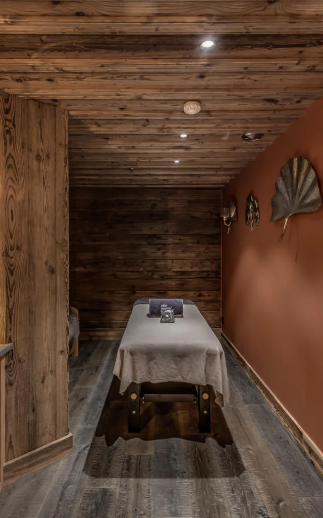 Treatment room at Les Cabanes d'Elsa beauty salon, Hôtel Le Val d'Isère