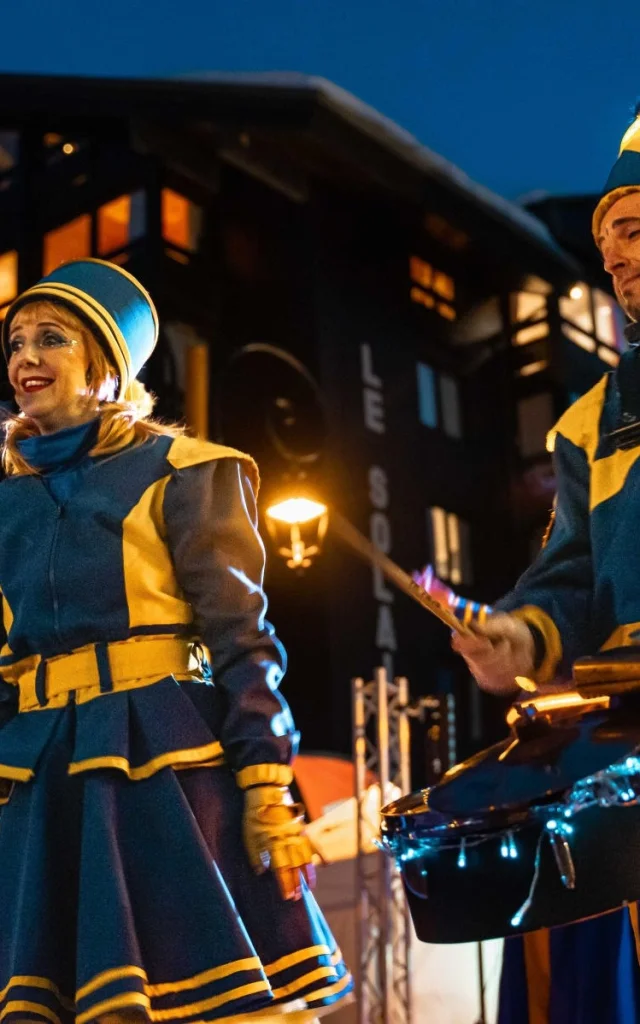 Deux artistes au Carnaval de Val d'Isère