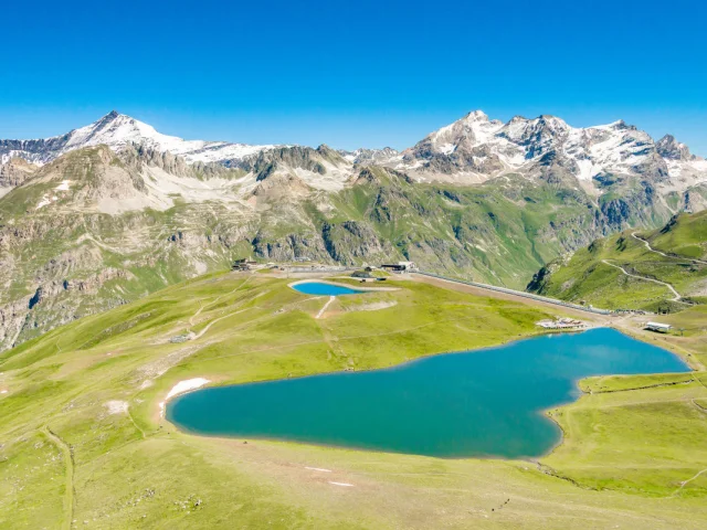 Vue aérienne du lac de l'ouillette