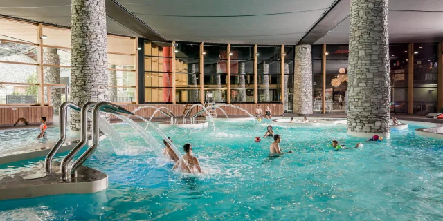 Piscine centrale du centre Aquasportif