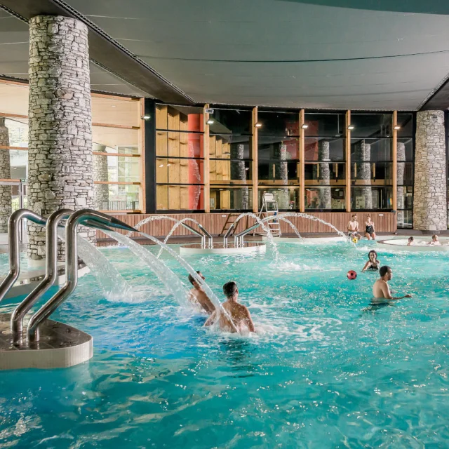 Piscine centrale du centre Aquasportif