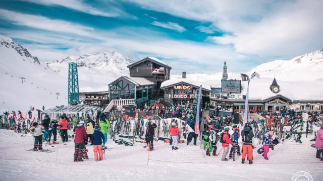 La folie douce, le complexe entier vu de loin