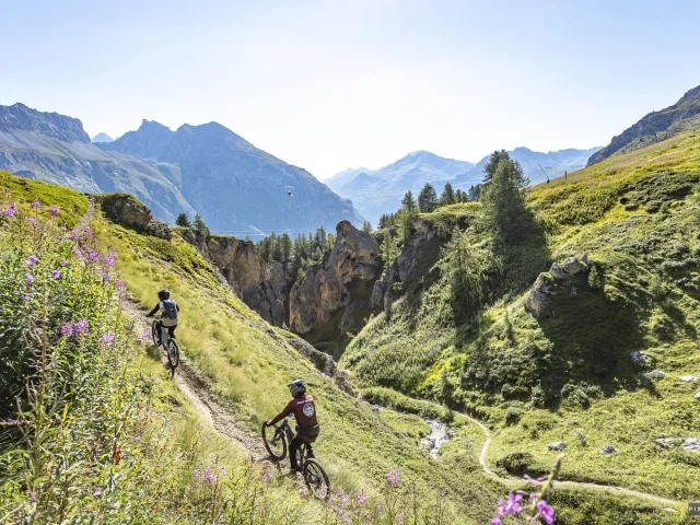 Sports enthusiasts at the Tignes-Val d'Isère Bike Park