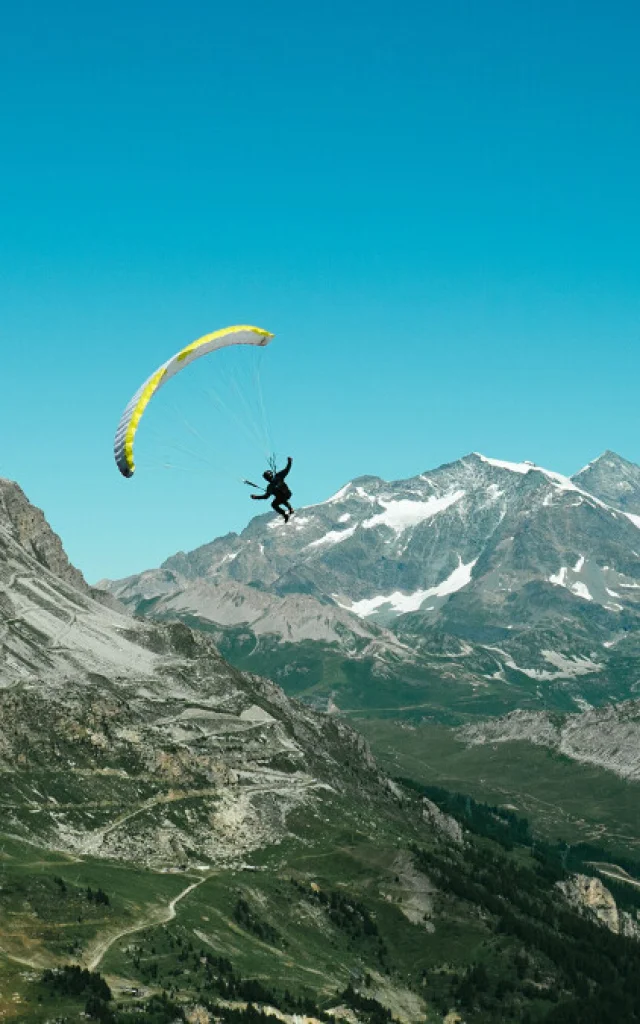 Paragliding in Val d'Isère in summer with a view