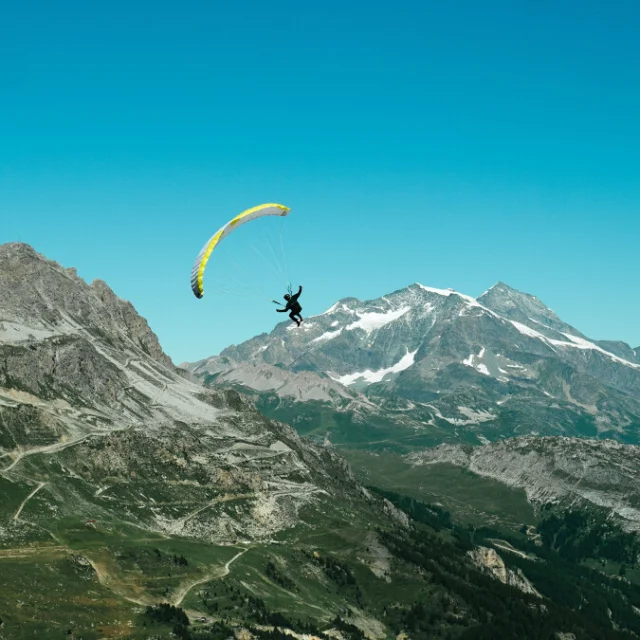 Paragliding in Val d'Isère in summer with a view