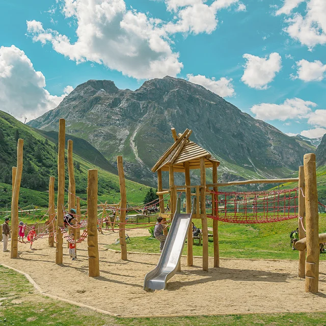 Vallée du Manchet playground in summer