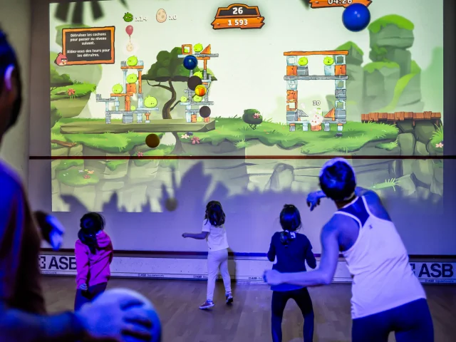 Jeux interactif E-Wall au Centre Aquasportif de Val d'Isère