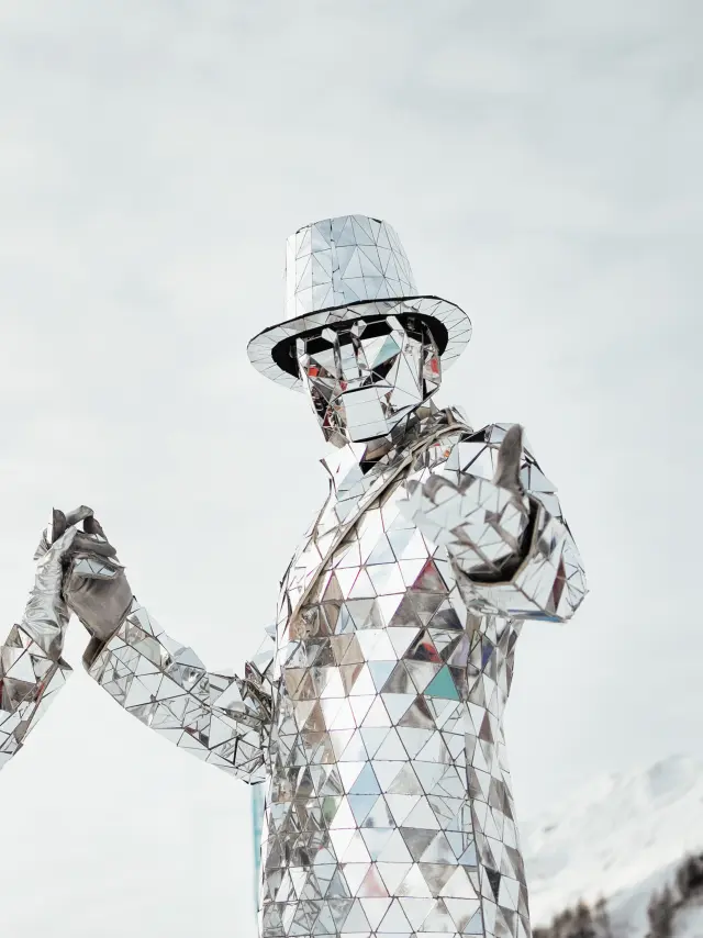 Entertainment during the Critérium de la Première Neige in Val d'Isère