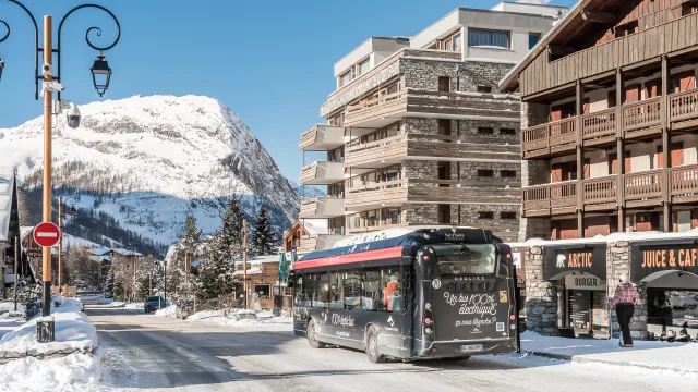 Free shuttle bus in winter