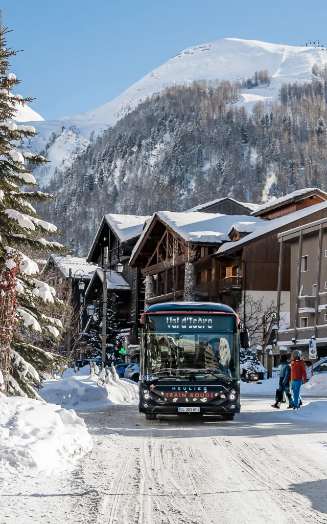 Free shuttle bus in winter