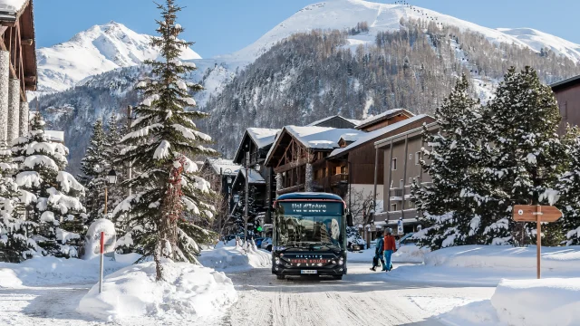 Free shuttle bus in winter