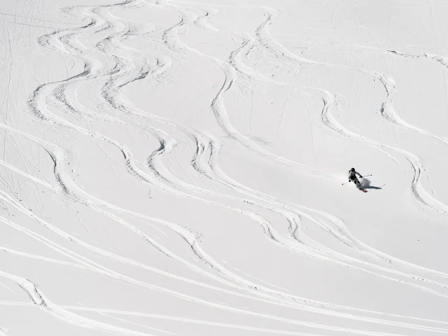 Ski hors piste dans le secteur Col Pers à Val d'Isère