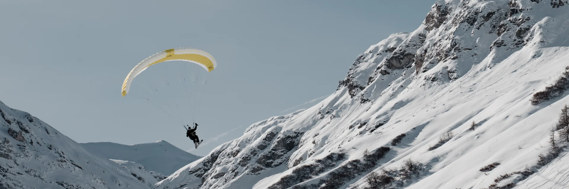 Paragliding - Winter speed riding in Val d'Isère