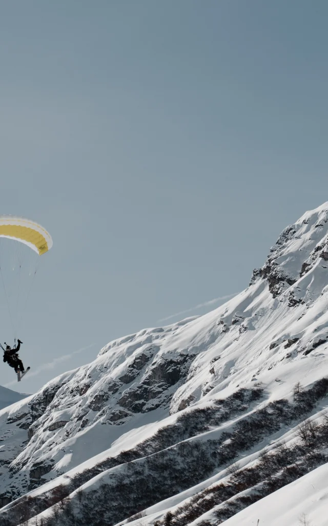 Paragliding - Winter speed riding in Val d'Isère