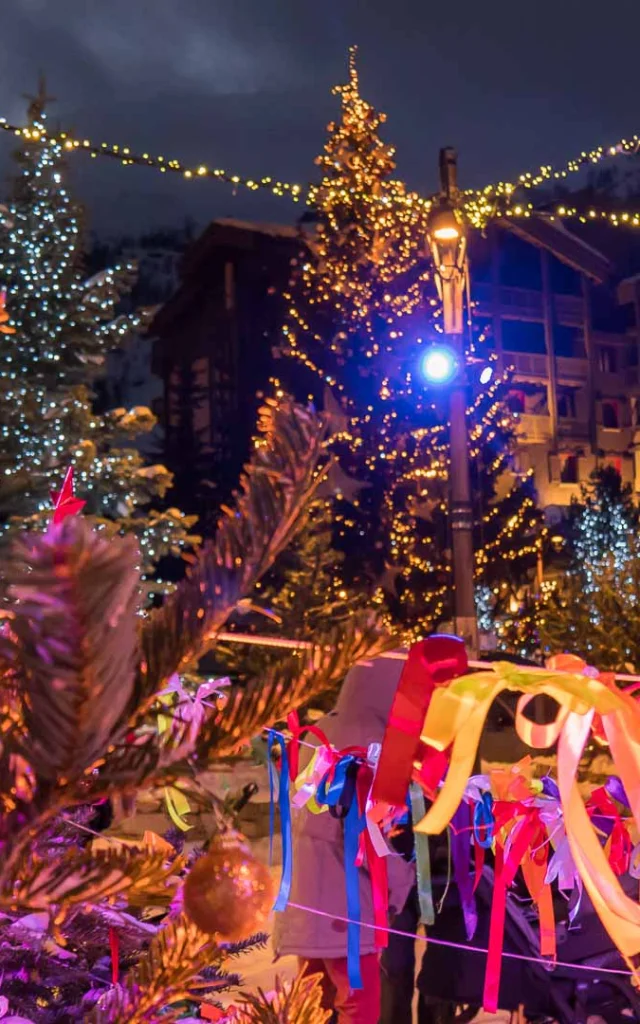 La magia del Natale nella piazza dell'Ufficio del Turismo