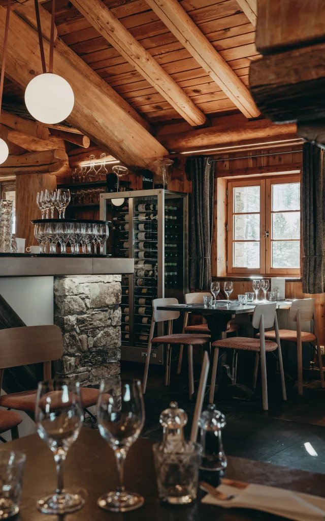 Interior of L'Edelweiss restaurant in Val d'Isère