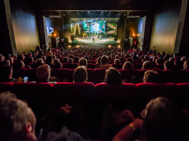 Scène du Festival International du Film Aventure & Découverte à Val d'Isère