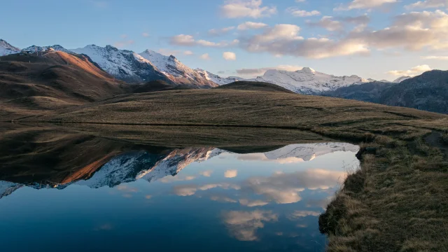Lac de l'Ouillette en automne avec coucher de soleil