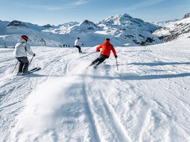 Sur les pistes de ski entre amis