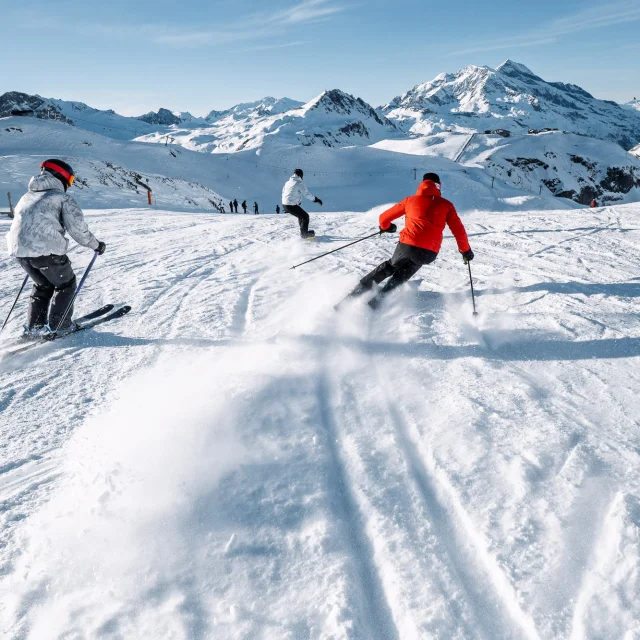 Sur les pistes de ski entre amis