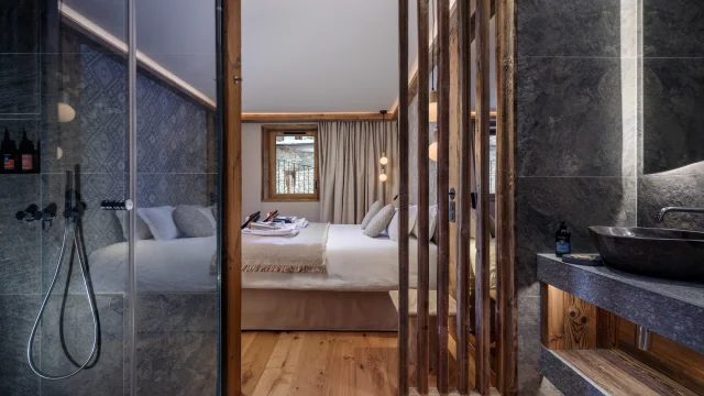Bathroom Bedroom 2 Isera