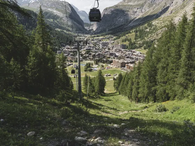 Télécabine de Solaise en été