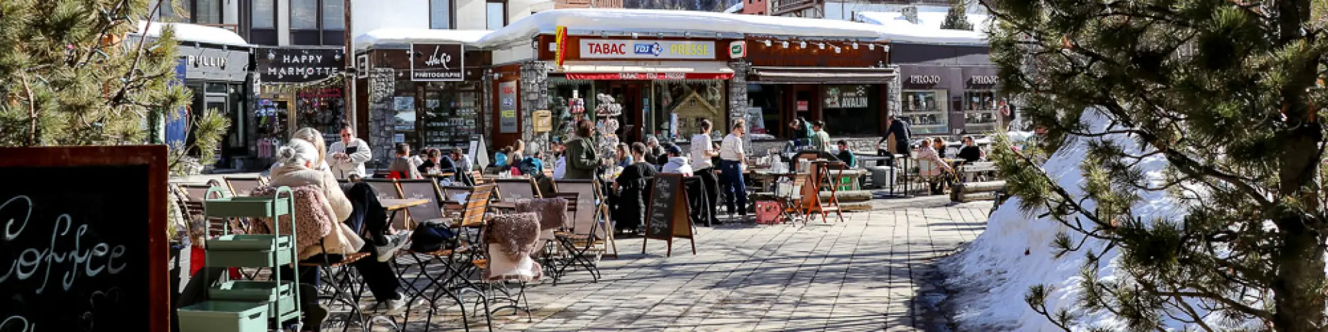 Terrasse dans le village